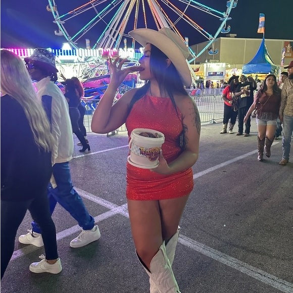 Meet your Posher, Kaylee - Picture 1 of 1